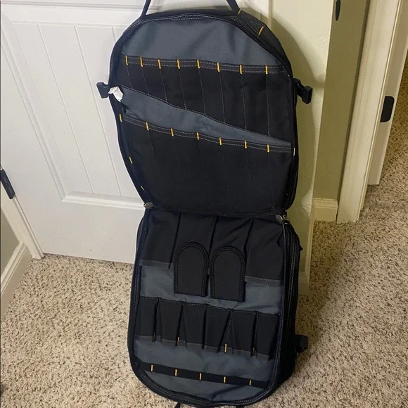 NWT Custom Leathercraft 1132 75-Pocket Tool Backpack - Picture 7 of 8